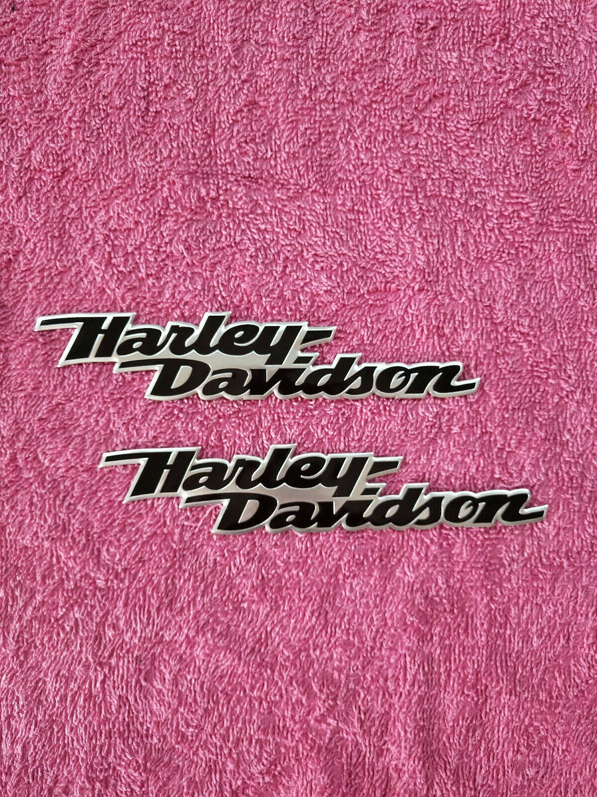 Brand New 2 Pcs Harley Davidson Tank Emblem Softail Roadking Sportster Dyna